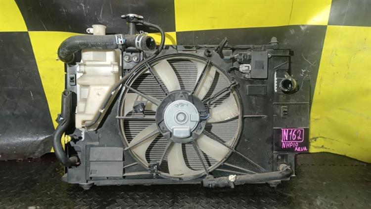 Радиатор основной Тойота Аква в Энгельсе 116562