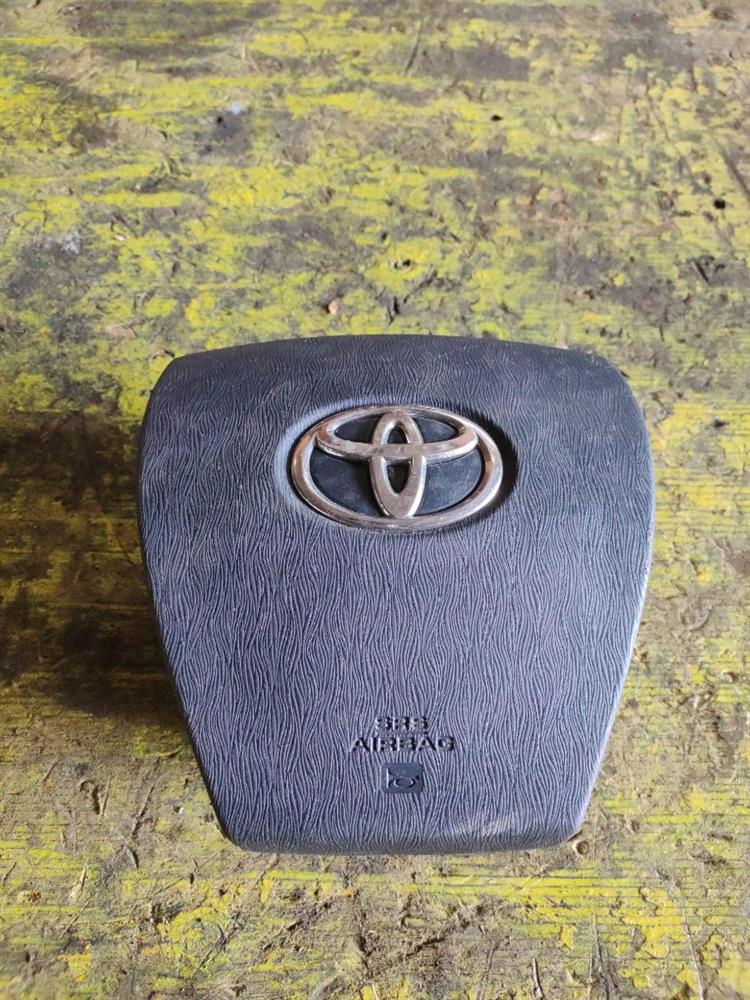 Airbag водительский Toyota Aqua