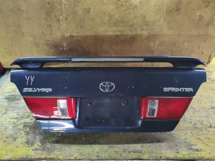Крышка багажника Toyota Sprinter